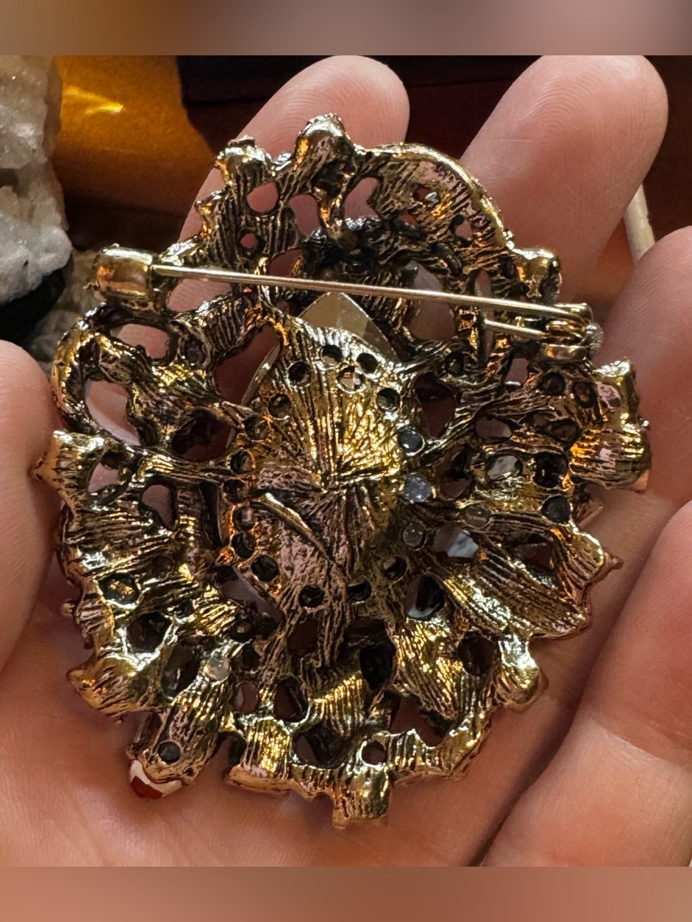 Vintage-Style Rhinestone Floral Brooch - Picture 4 of 4